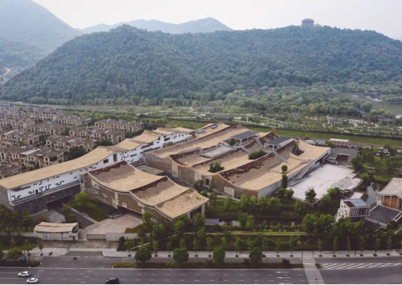 设计师风采展示 我院年度优秀个人获奖者介绍443.png